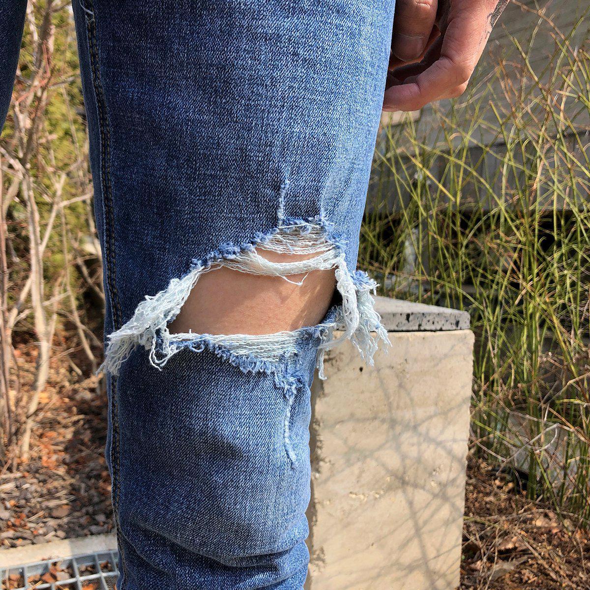 Stretched Ripped Jeans