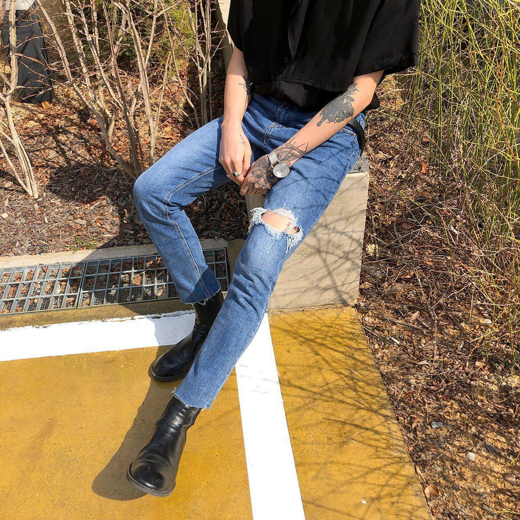 Stretched Ripped Jeans