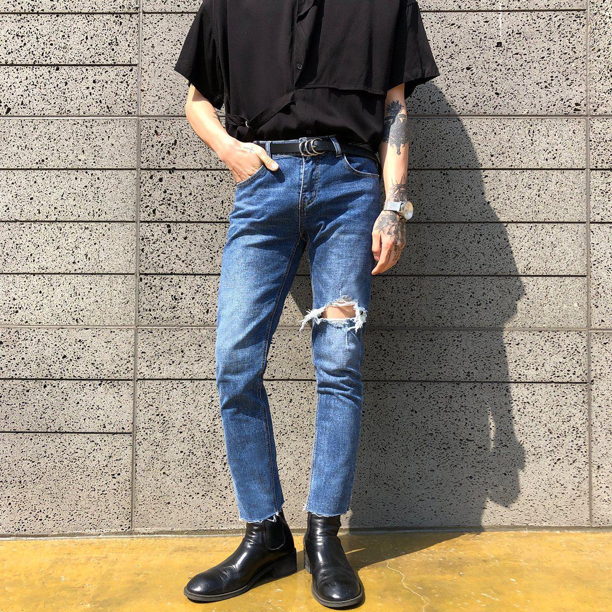 Stretched Ripped Jeans